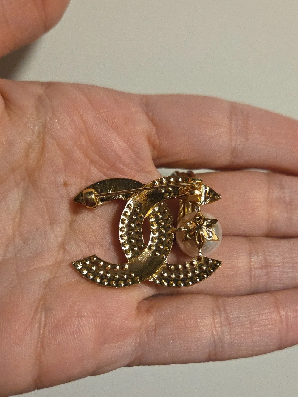New Crystal Interlocking Logo Brooch with Pearl Accent - Gold